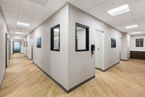 HolmesLakeClinic_healthcaredesign_hallway