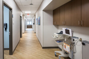 HolmesLakeClinic_healthcaredesign_hallway